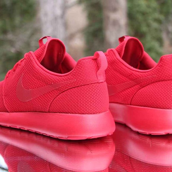 Nike Roshe Run Triple Red Men’s Size 14 - Picture 13 of 14